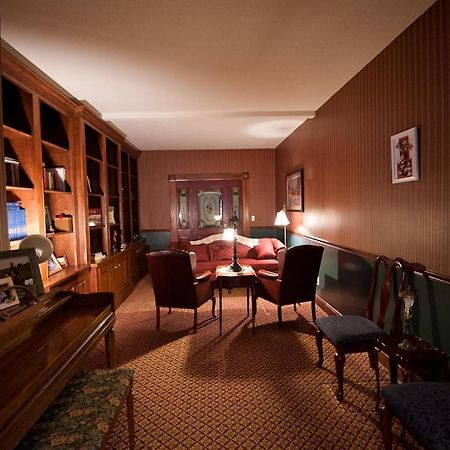 Victorian Veranda Country Inn ลอว์เรนซ์ ภายนอก รูปภาพ