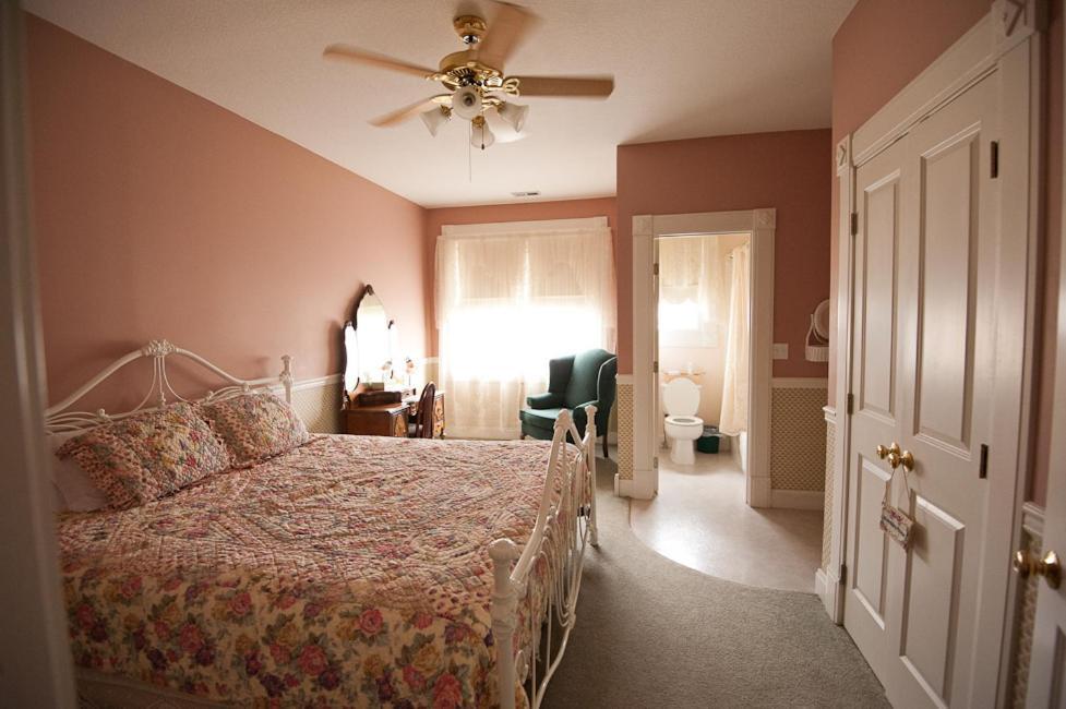 Victorian Veranda Country Inn ลอว์เรนซ์ ห้อง รูปภาพ