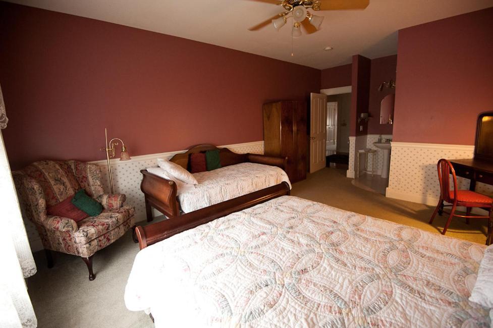 Victorian Veranda Country Inn ลอว์เรนซ์ ห้อง รูปภาพ