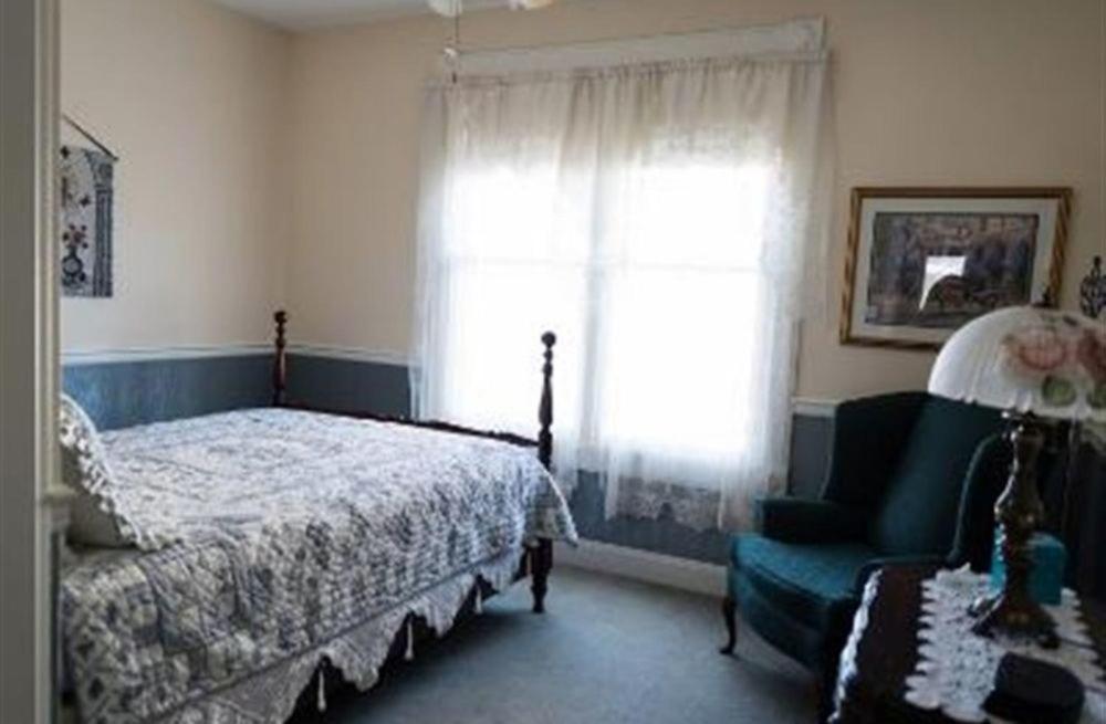 Victorian Veranda Country Inn ลอว์เรนซ์ ภายนอก รูปภาพ